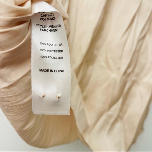 NWT✨ FRAME Pleat Keyhole Blouse - Picture 6 of 10